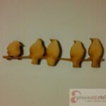 Familia de pajaritos en alambre