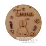 Círculo con nombre flores y coneja