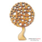 Árbol con corazones calados