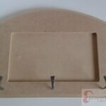 Cuelga llaves con clavo de herrar con profundidad