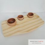 Tabla para picadas con 3 cuencos para salsas