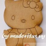 kitty sentada saludando