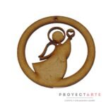 angelito de perfil con corazón con aro