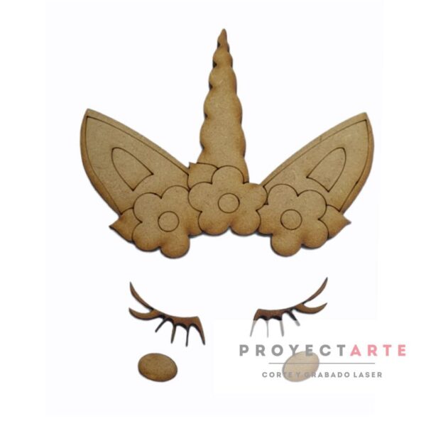 Cuerno de unicornio con flores pestañas y cachetes
