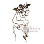 Silueta mujer con torso y flores