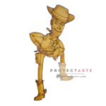 woody pierna levantada