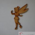 campanita mirando hacia atrás