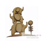 Tres elefantes con flor y nubes 3d