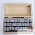Set mini sellos cursiva mayuscula en caja