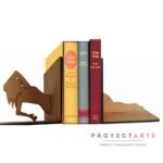 Aprieta libros mujer