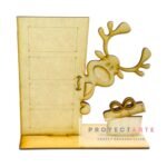 Reno 3d asomado tras la puerta