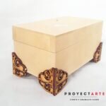 Pata para caja con arabesco