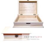 Caja con broche dorado