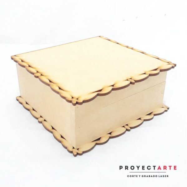 Caja con bordes modelo 2