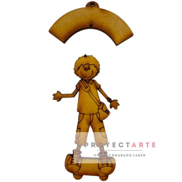 niño en patineta