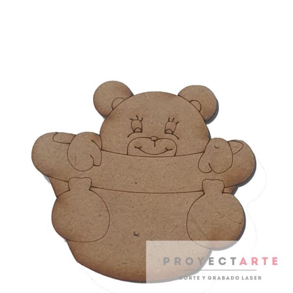 Oso bebe en canasto