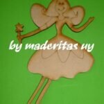 hada volando de frente con varita