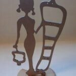 Cuelga caravanas mujercita