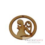 angelito de perfil rezando en aro